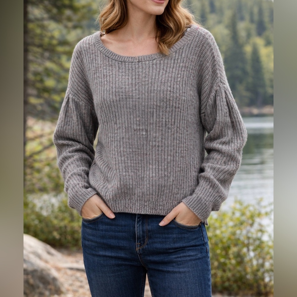 Express Ribbed Knit Sweater Women’s Medium Scoop Neck Cozy Neutral EUC